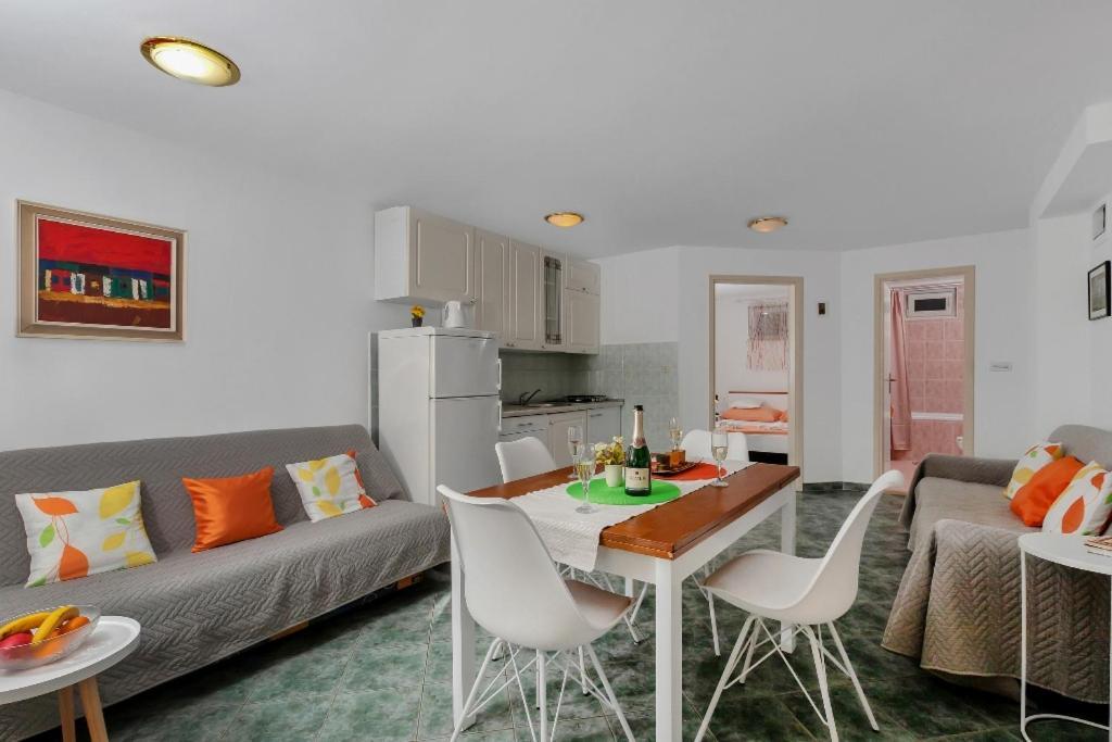 מאקרסקה Apartments Miranda Sea & Nature מראה חיצוני תמונה